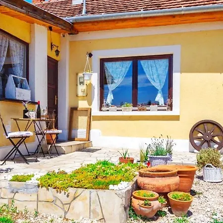 Apartment Lady Lavender House Balatonfured